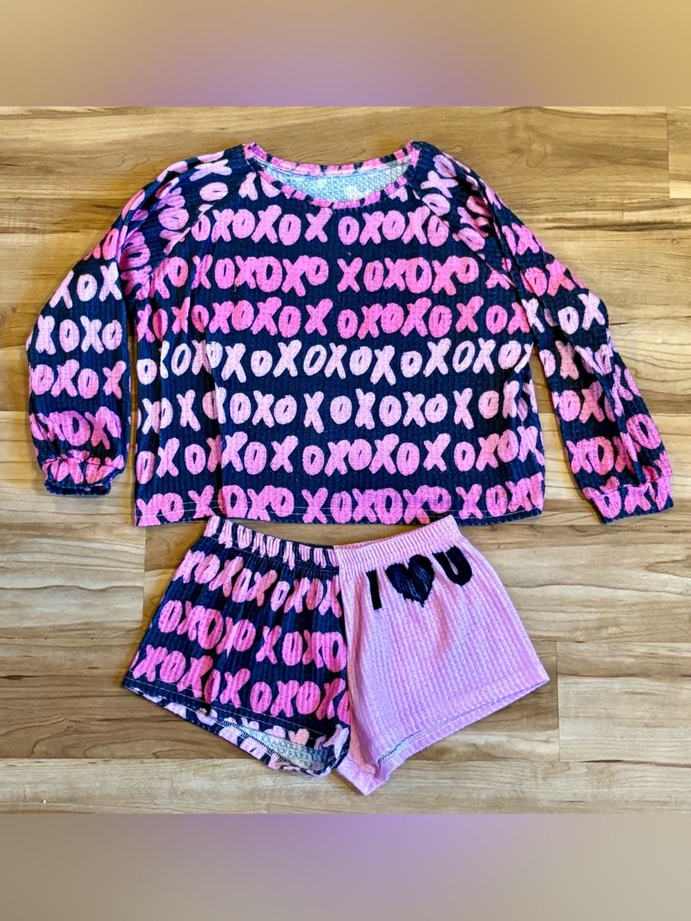 Penelope Wildberry Shorts Lounge Pajama Set, Gray with Pink Hearts, Size 10/12